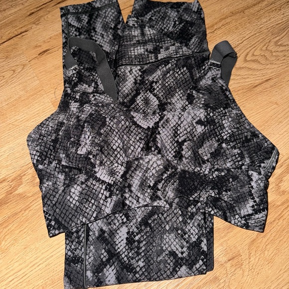 Aerie Offline snakeskin set - Picture 2 of 4